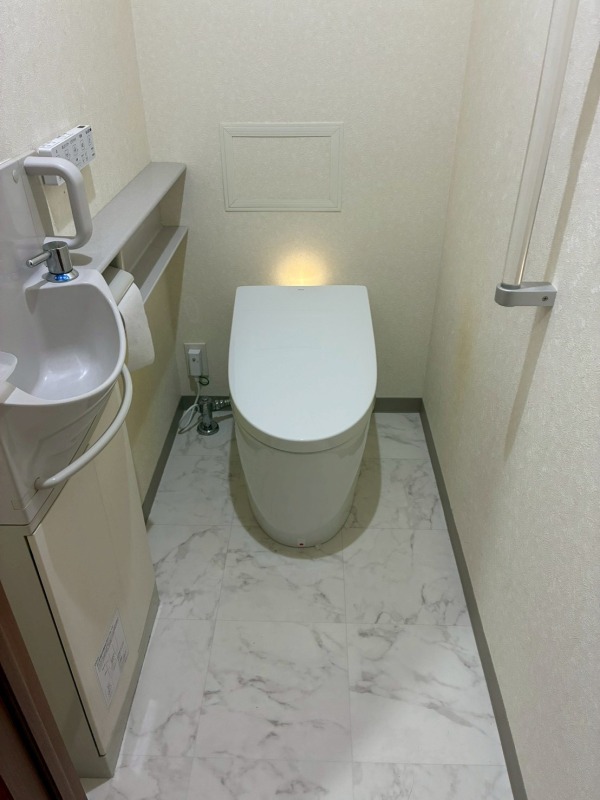 【横浜市青葉区】TOTOトイレリフォームとサンゲツのクッションフロアの施工後