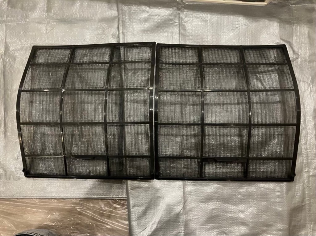 【マンション】エアコン吹き出し口のカビ・茶色い汚れとフィルター詰まりを分解洗浄の施工後