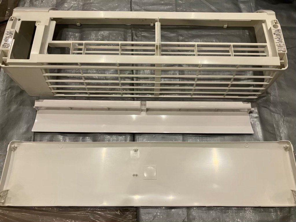 【マンション】エアコン吹き出し口のカビ・茶色い汚れとフィルター詰まりを分解洗浄の施工後写真3